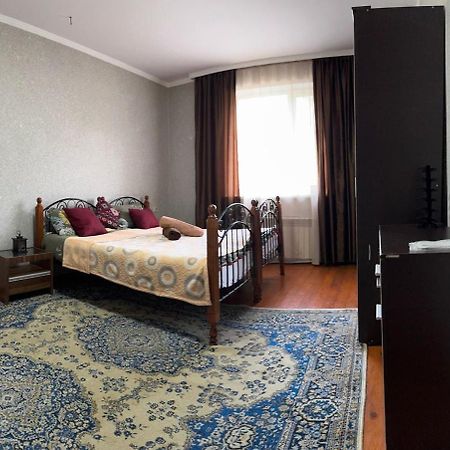 Коттедж 3-Ех Уровневый Almaty Extérieur photo